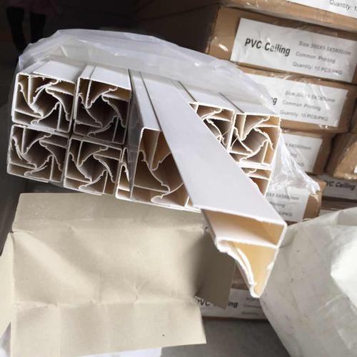 天花板瓷磚洪都拉斯厄瓜多爾聚氯乙烯墻板白色techo tablilla de pvc